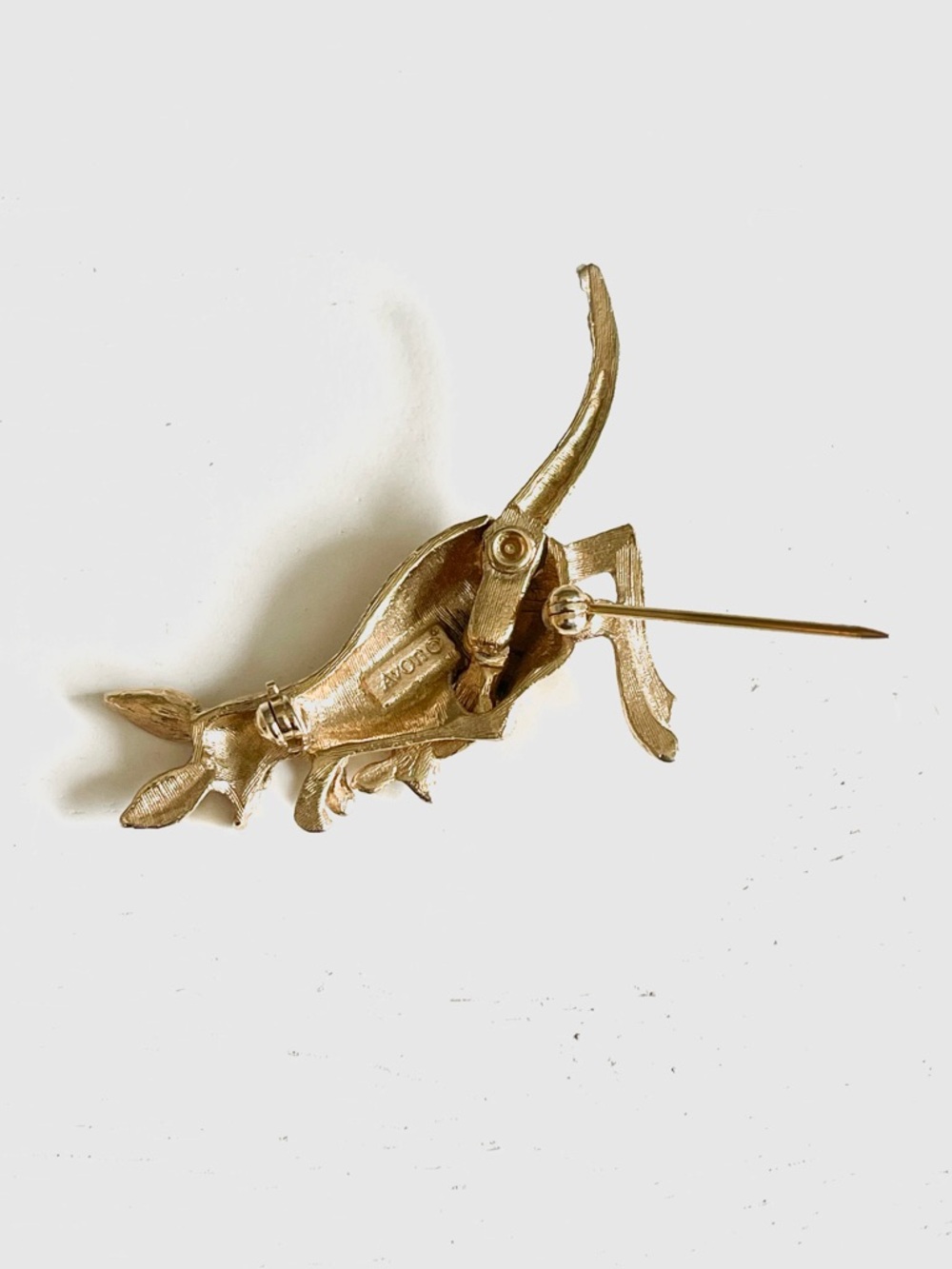 Avon Vintage 1975 Kangaroo Brooch Pin Articulated Joey Gold Tone Rhinestones EUC - Picture 6 of 7